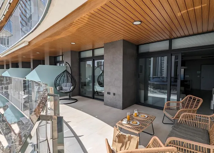 Sunset Waves Sun & بينايدورم