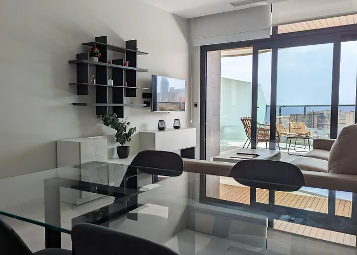 Sunset Waves Sun & بينايدورم